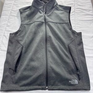 The North Face Men's Dark Gray Vest